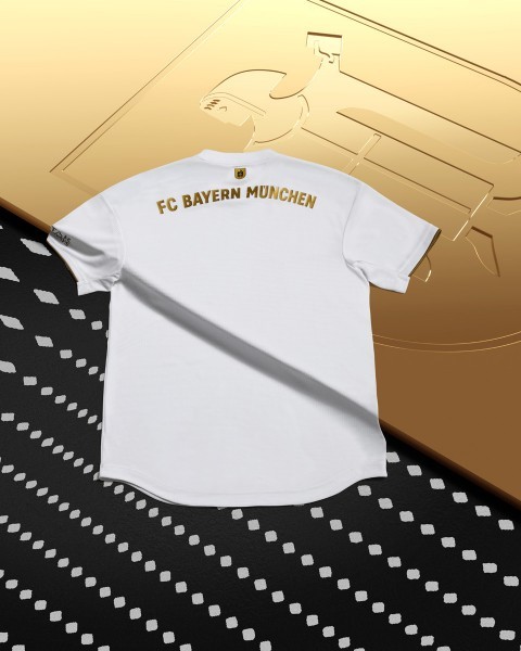 Fotballdrakter FC Bayern München Hernandez 21 Bortedrakt 2022-2023